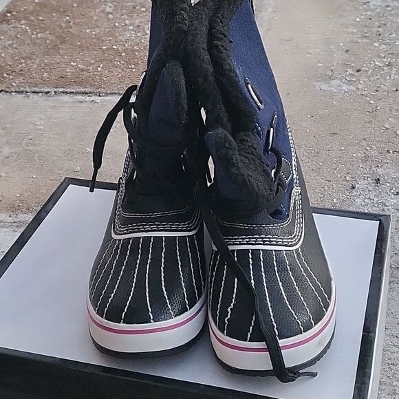 Skechers Winter Waterproof Boots - Picture 2 of 4